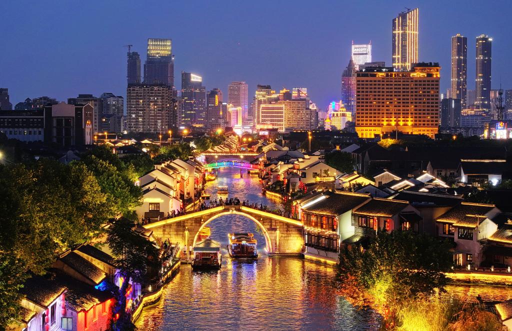 江苏无锡：清名桥历史文化街区展现夜繁华