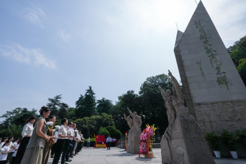 江苏南京：铭记历史 缅怀先烈