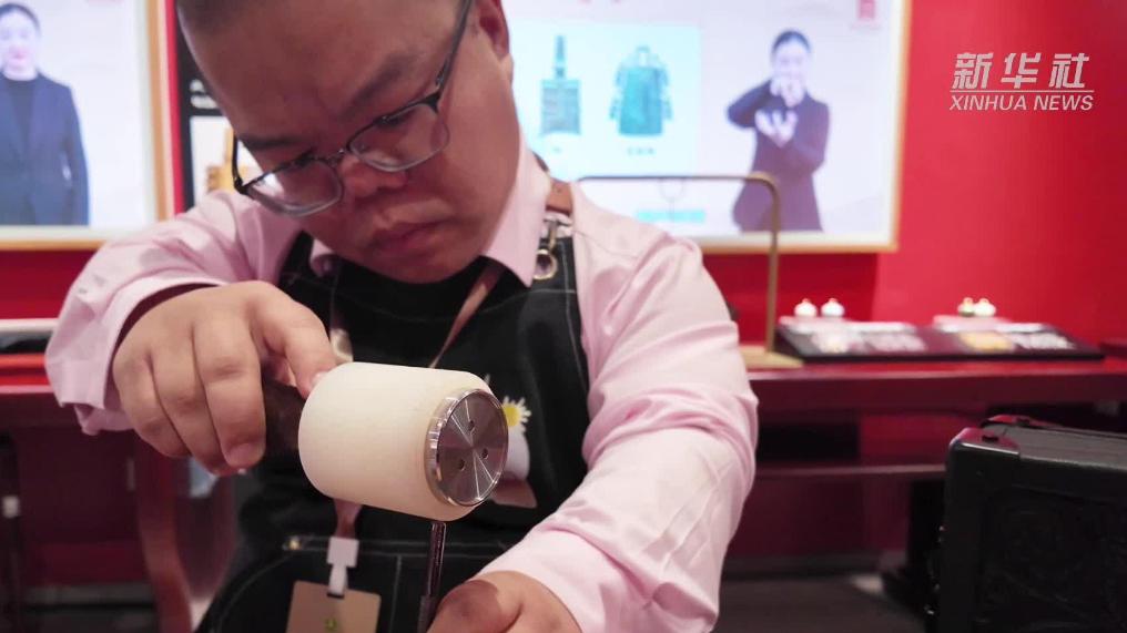 残疾人文化艺术作品展走进故宫