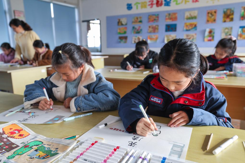 浙江诸暨：法治教育进校园 筑牢青少年安全防线