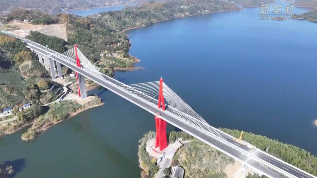 和襄高速公路六安段正式通车