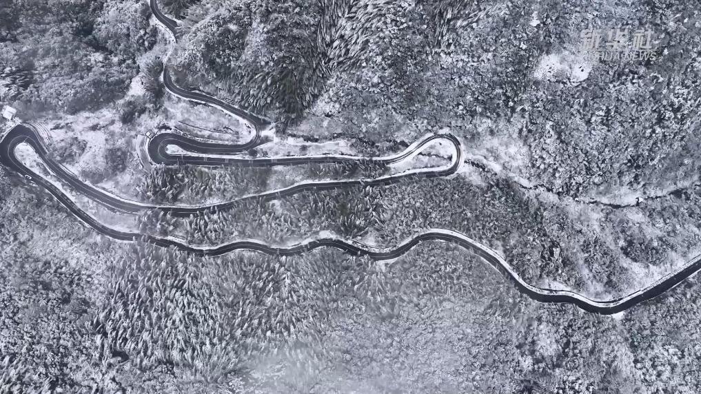 杭州余杭：迎来新年第一场雪 多部门保障景区道路通行安全