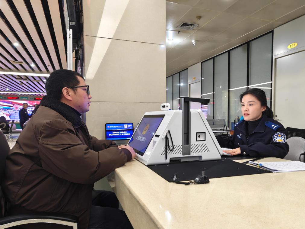 “一窗”吹来便民风——安徽政务服务改革一线观察