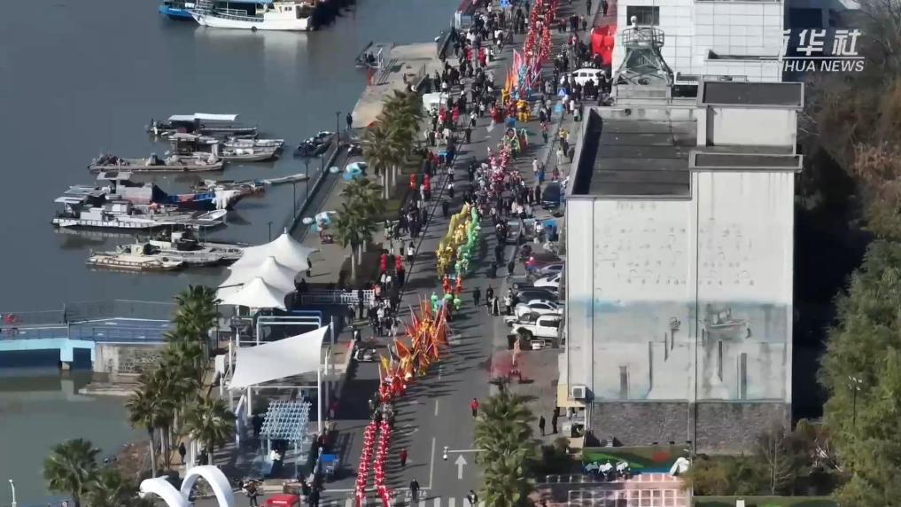 浙江宁海：传承400多年的渔家祈福巡游精彩上演