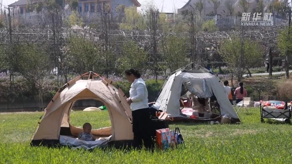 “春日经济”持续升温 户外用品企业订单旺