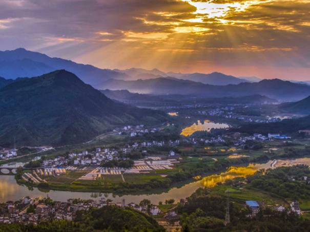 乡村振兴在行动｜安徽黄山：徽风皖韵绘新卷 和美乡村入画来