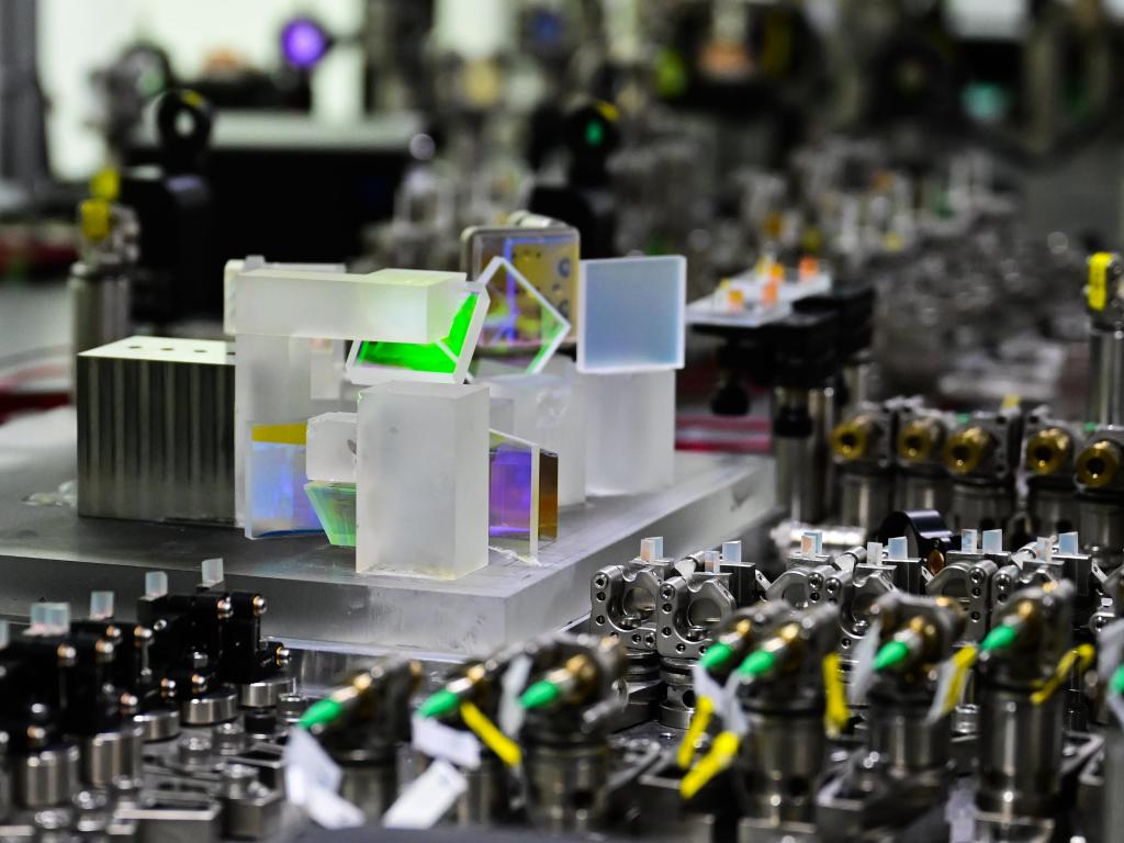 中国科学家成功研制“九章四号”量子计算原型机