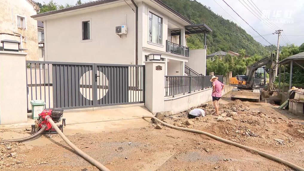 杭州临安：全力抢险清淤 有序恢复家园环境