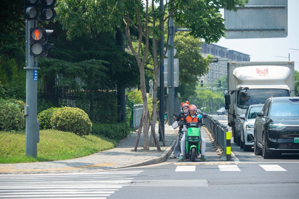 江苏无锡：全域落地“红灯停表” 化解骑手时效焦虑