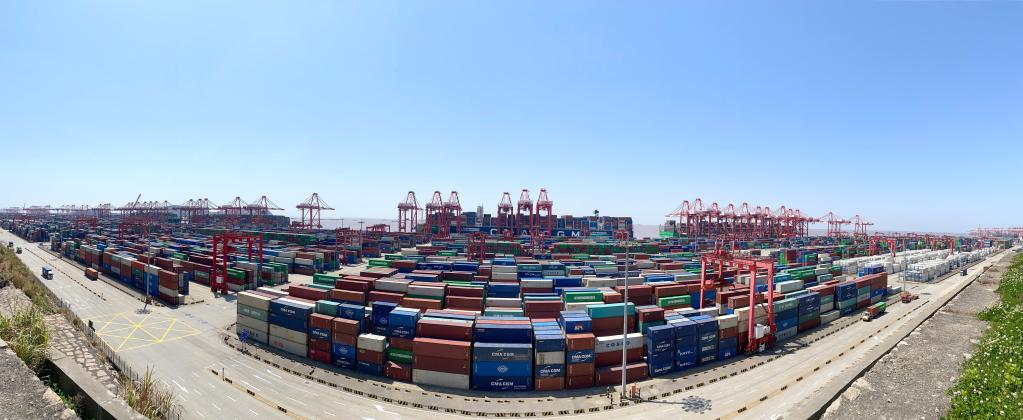 上海港生产运营如常 集装箱船未见拥堵