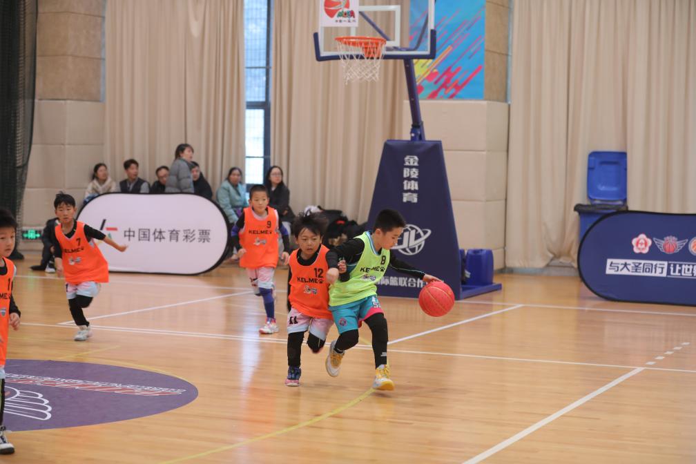 南京市第六届“禁毒杯”青少年篮球联赛落幕
