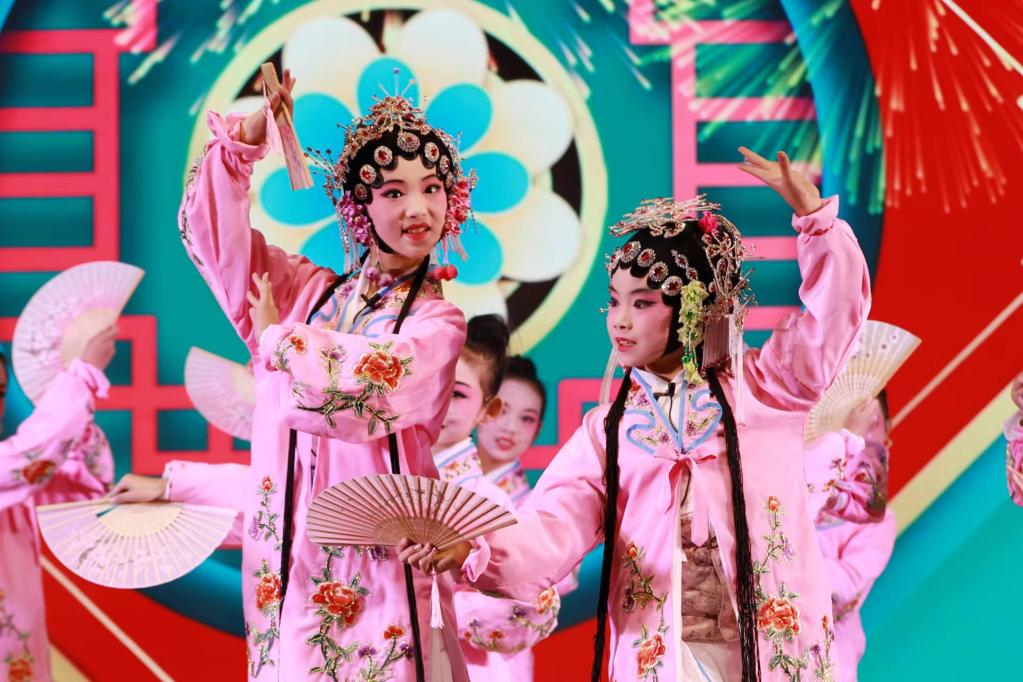 浙江遂昌戏曲进校园传统文化滋润心田