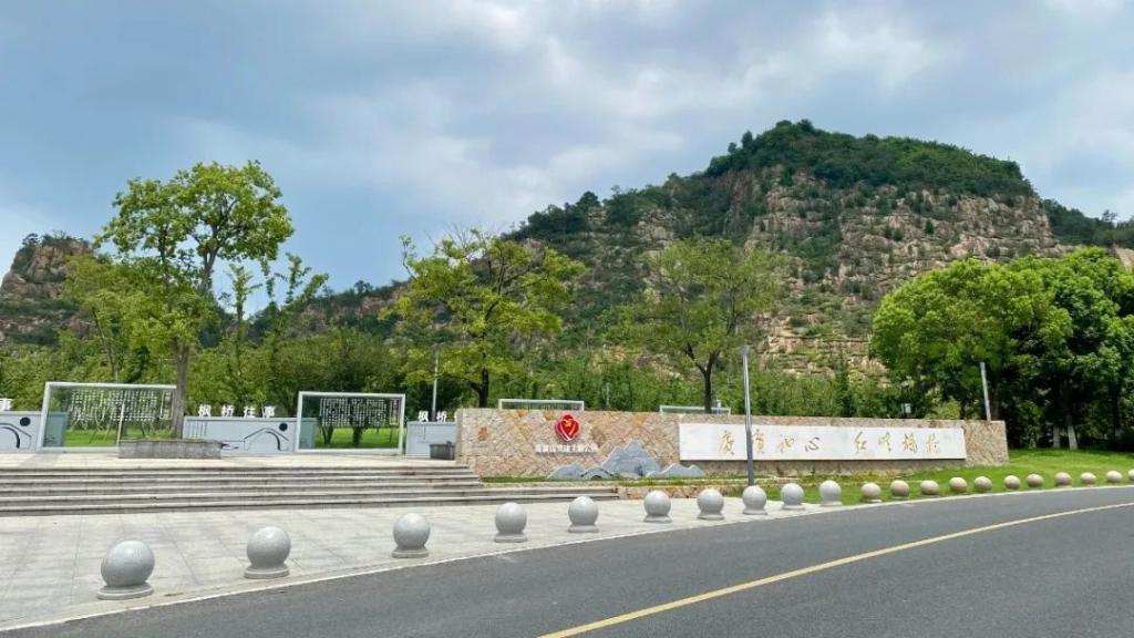 苏州枫桥:采石宕口"变身"城市公园