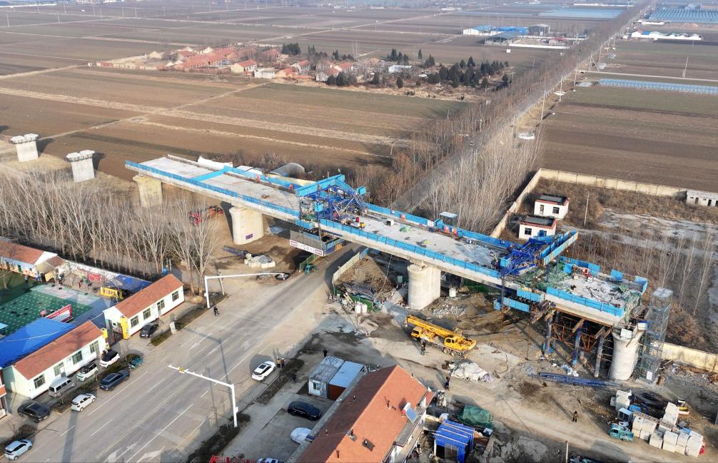 潍宿高铁安丘渠河特大桥连续梁合龙
