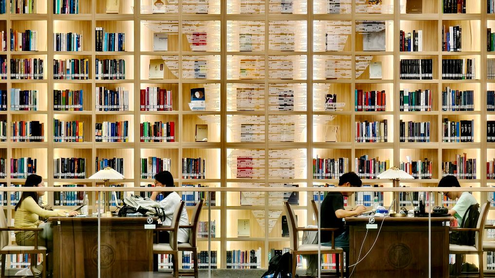 浙江大学图书馆：从典籍宝库到未来图书馆